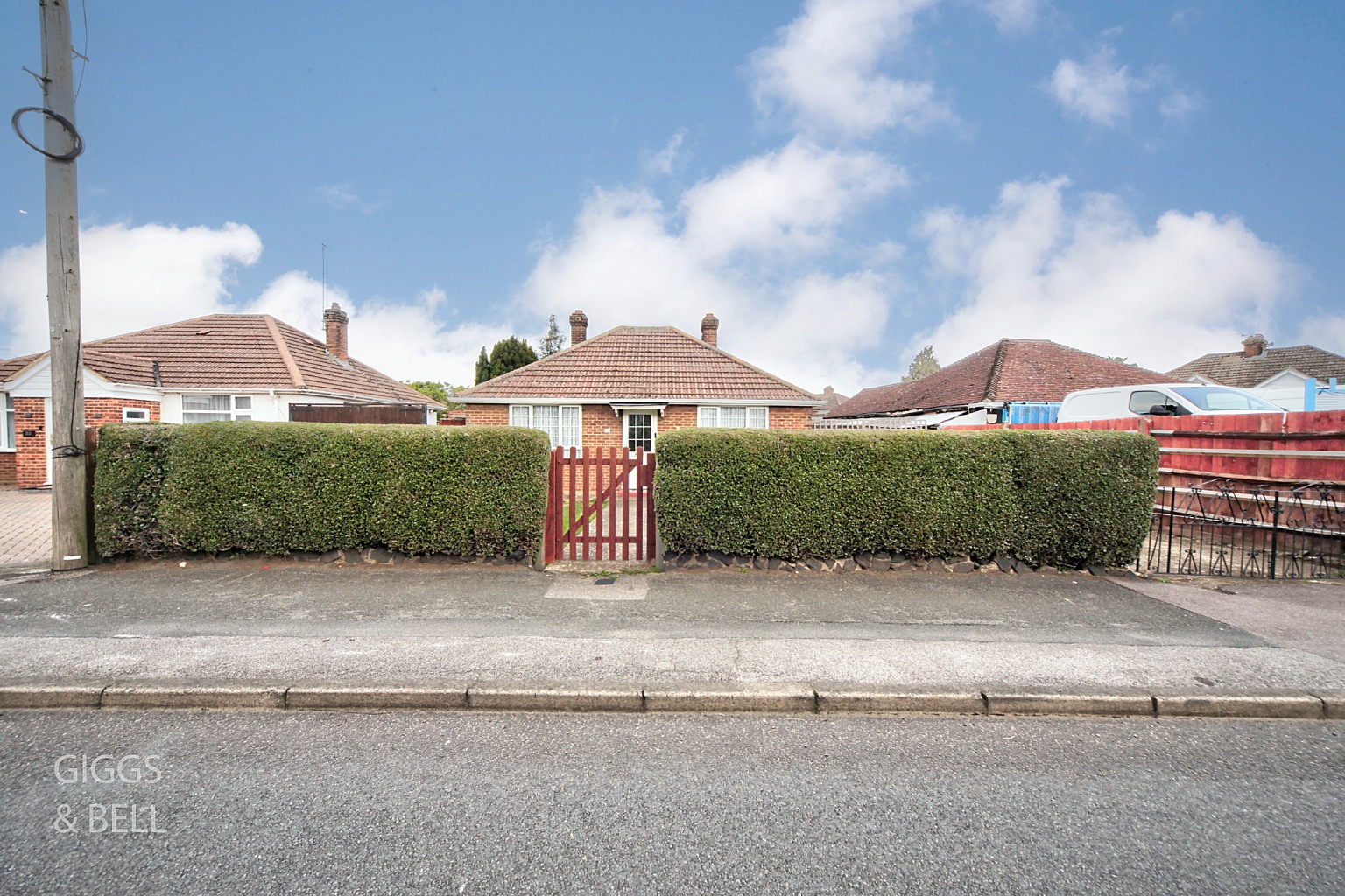 2 bed detached bungalow for sale in Wigmore Lane, Luton  - Property Image 3