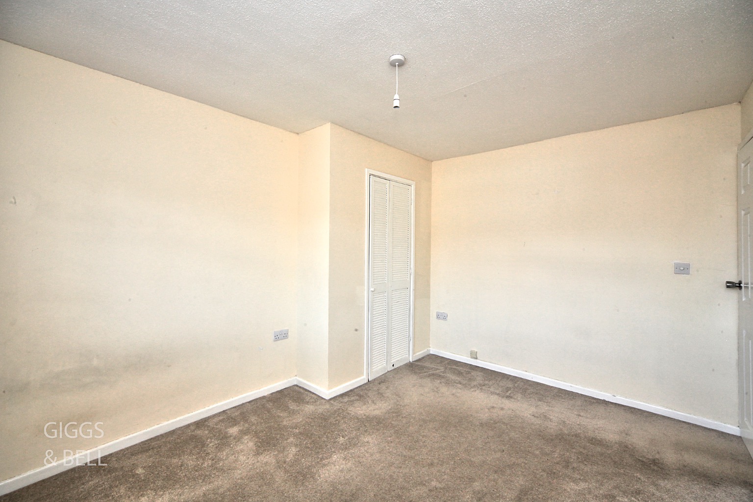 3 bed semi-detached house for sale in Sawtry Close, Luton  - Property Image 10