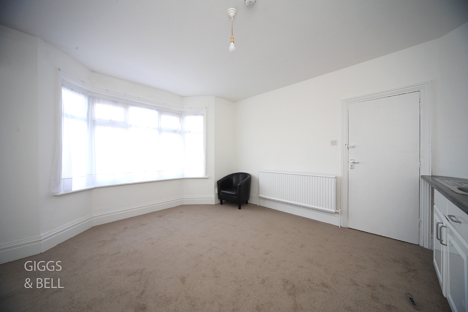7 bed semi-detached house for sale in Ashburnham Road, Luton 2