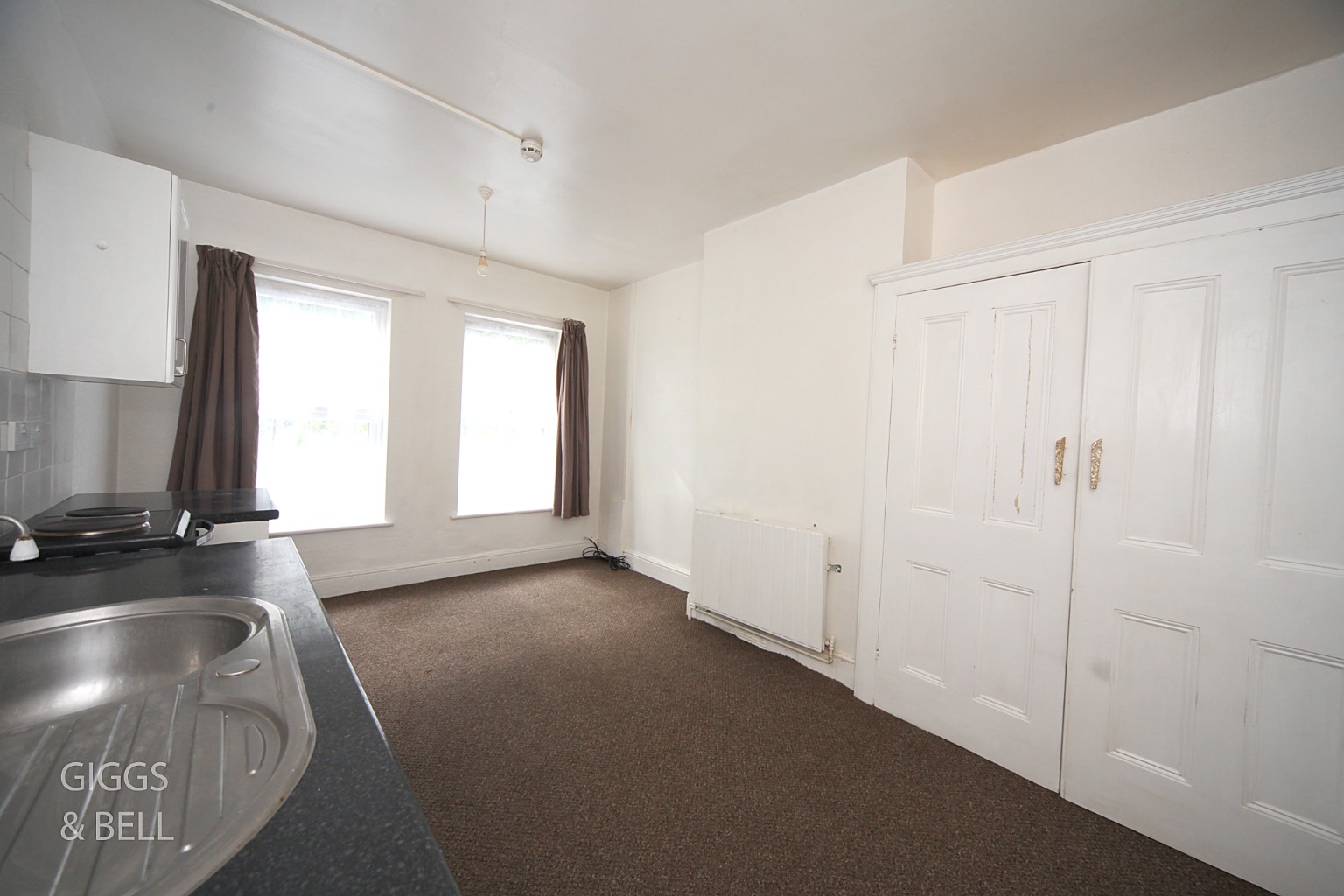 7 bed semi-detached house for sale in Ashburnham Road, Luton  - Property Image 9