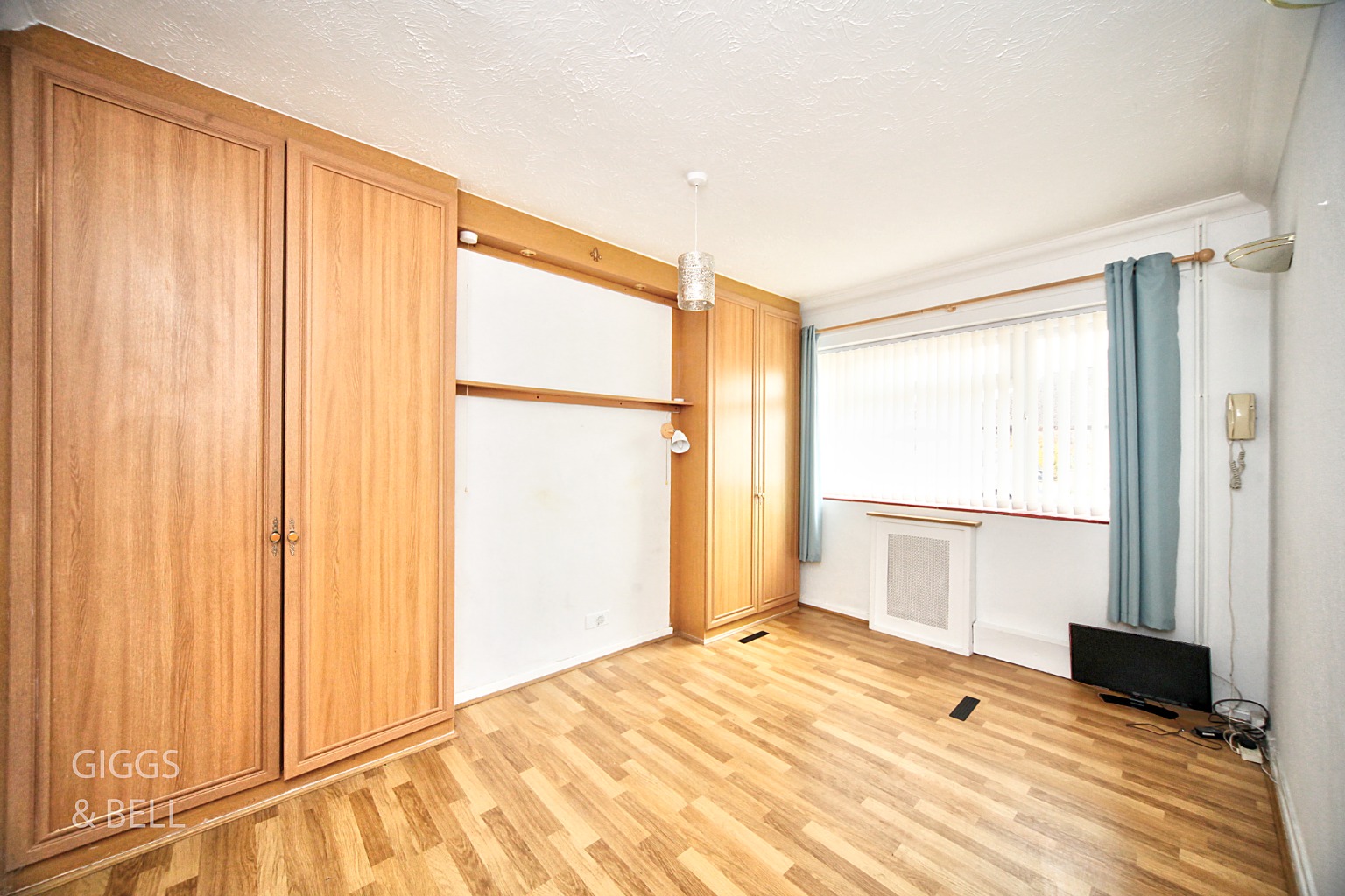 2 bed semi-detached bungalow for sale in Hathaway Close, Luton 11