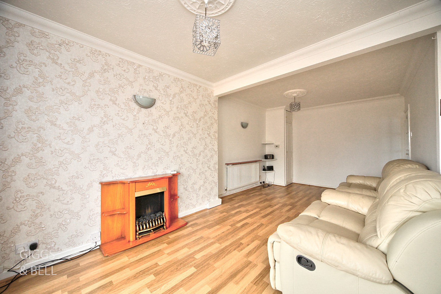 2 bed semi-detached bungalow for sale in Hathaway Close, Luton  - Property Image 6