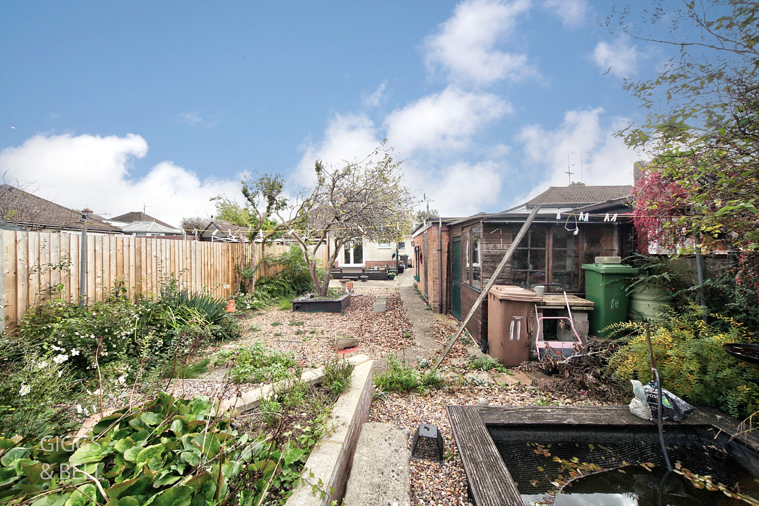 2 bed semi-detached bungalow for sale in Hathaway Close, Luton 18