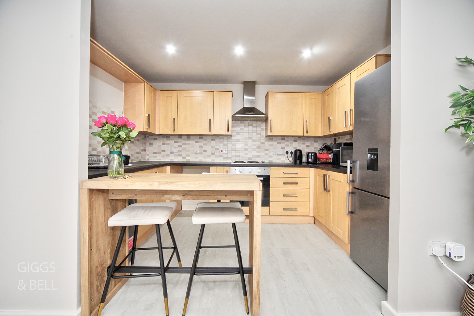 2 bed flat for sale in Holly Street, Luton  - Property Image 5