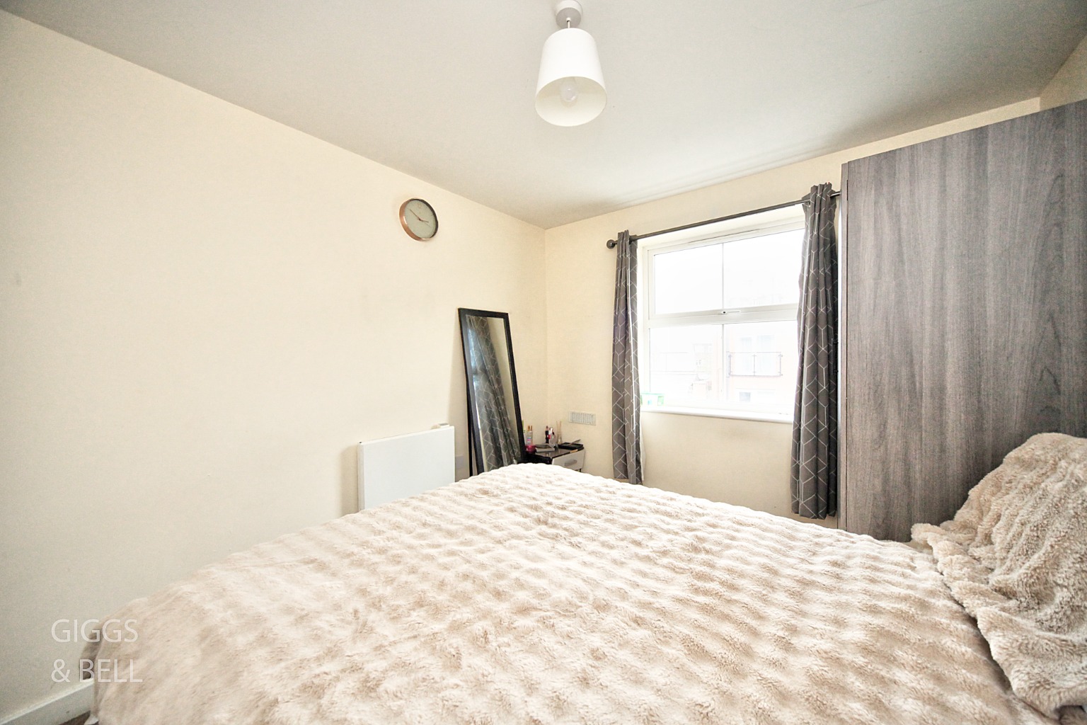 2 bed flat for sale in Holly Street, Luton  - Property Image 9