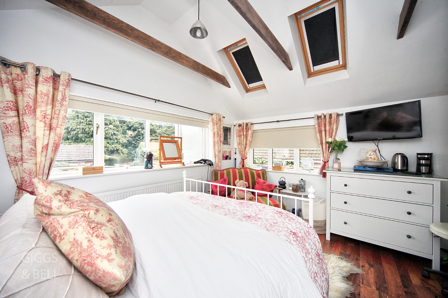 3 bed end of terrace house for sale in East Street, Hertfordshire 17