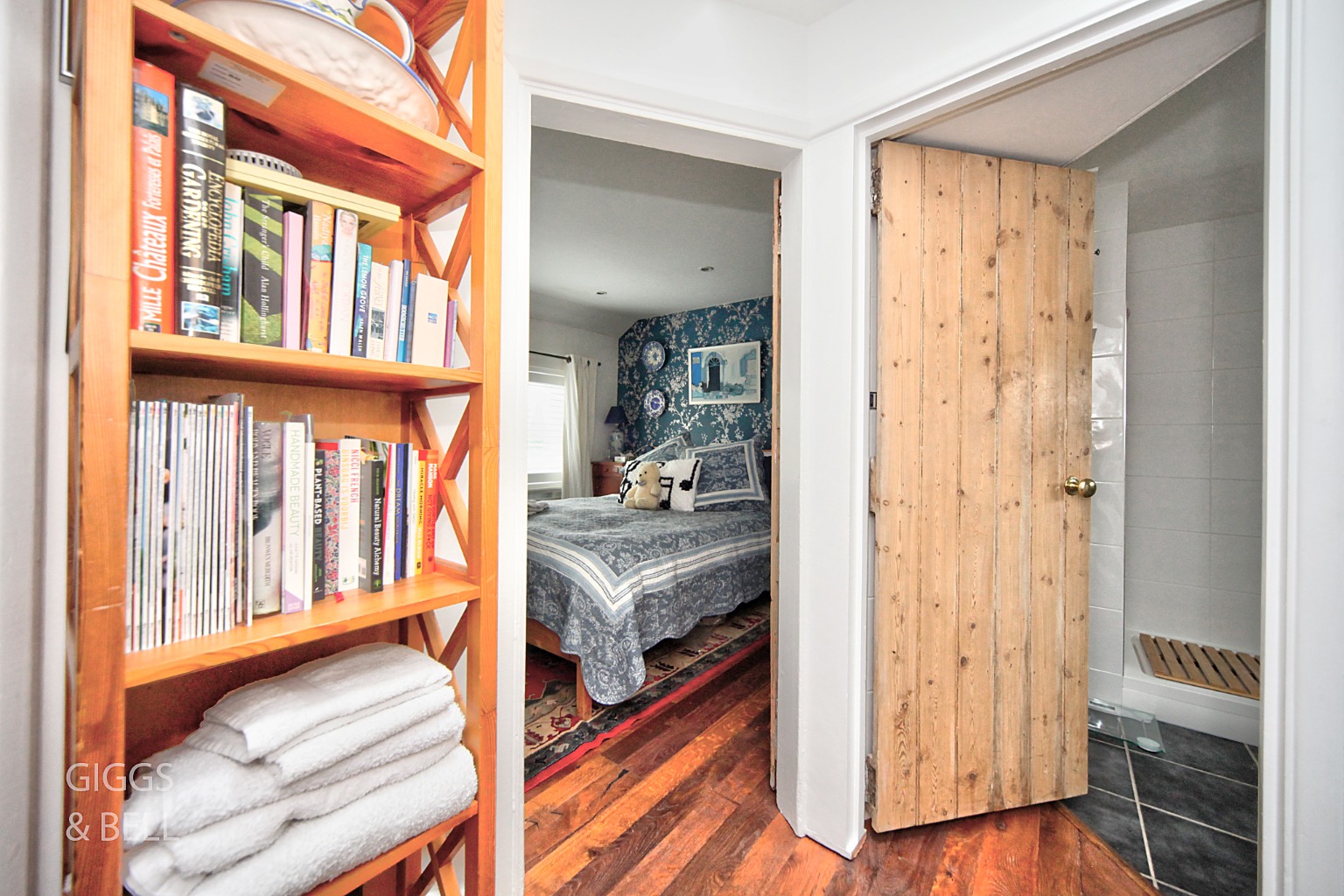 3 bed end of terrace house for sale in East Street, Hertfordshire  - Property Image 15