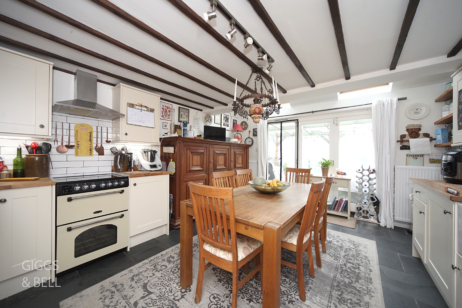 3 bed end of terrace house for sale in East Street, Hertfordshire  - Property Image 10