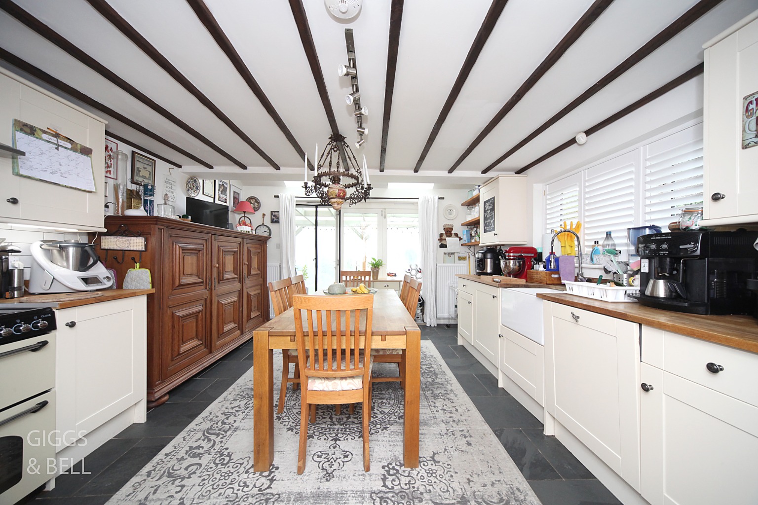 3 bed end of terrace house for sale in East Street, Hertfordshire 6