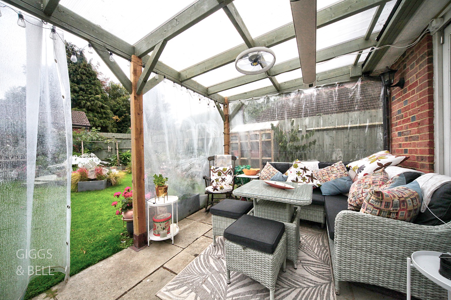 3 bed end of terrace house for sale in East Street, Hertfordshire 12