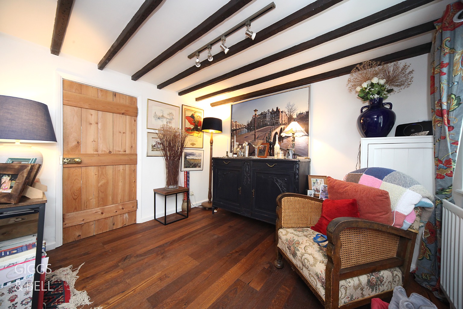 3 bed end of terrace house for sale in East Street, Hertfordshire  - Property Image 2