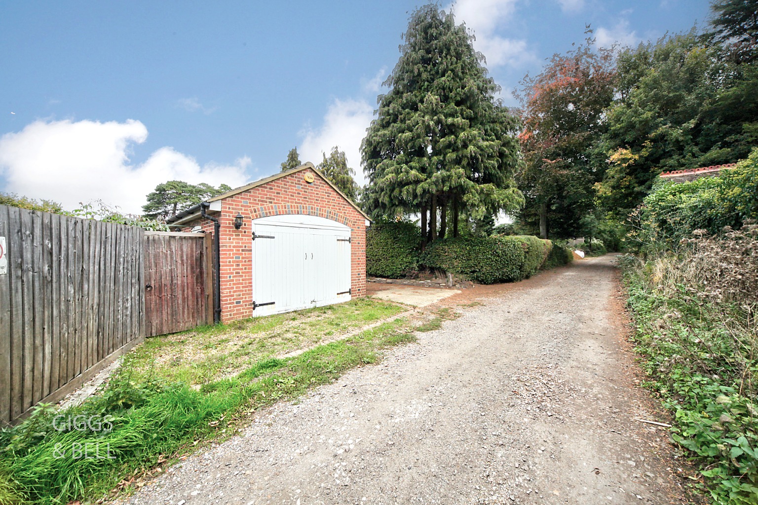 3 bed end of terrace house for sale in East Street, Hertfordshire 31