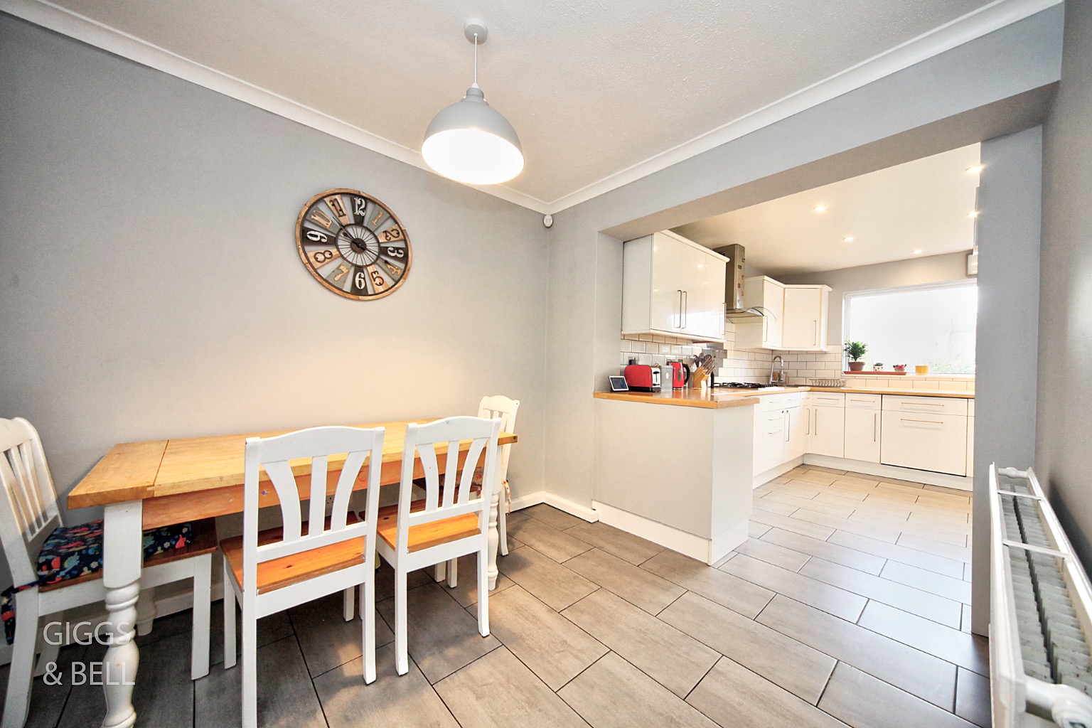 3 bed semi-detached house for sale in Redwood Drive, Luton  - Property Image 3