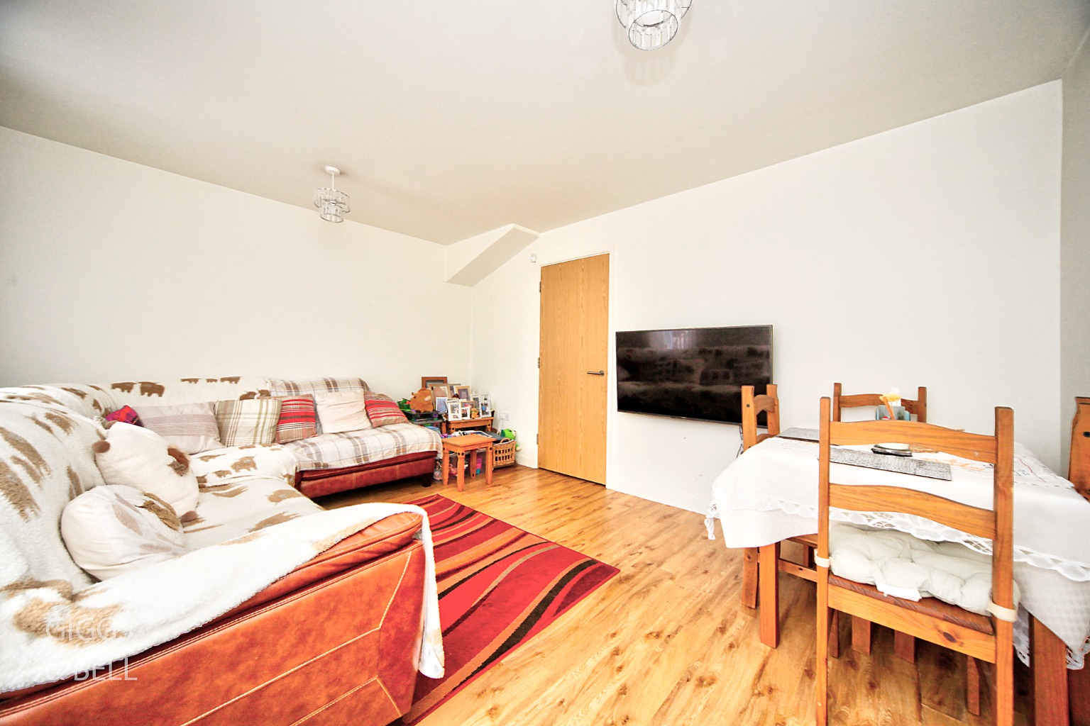 2 bed semi-detached house for sale in Falks Hill, Luton 2