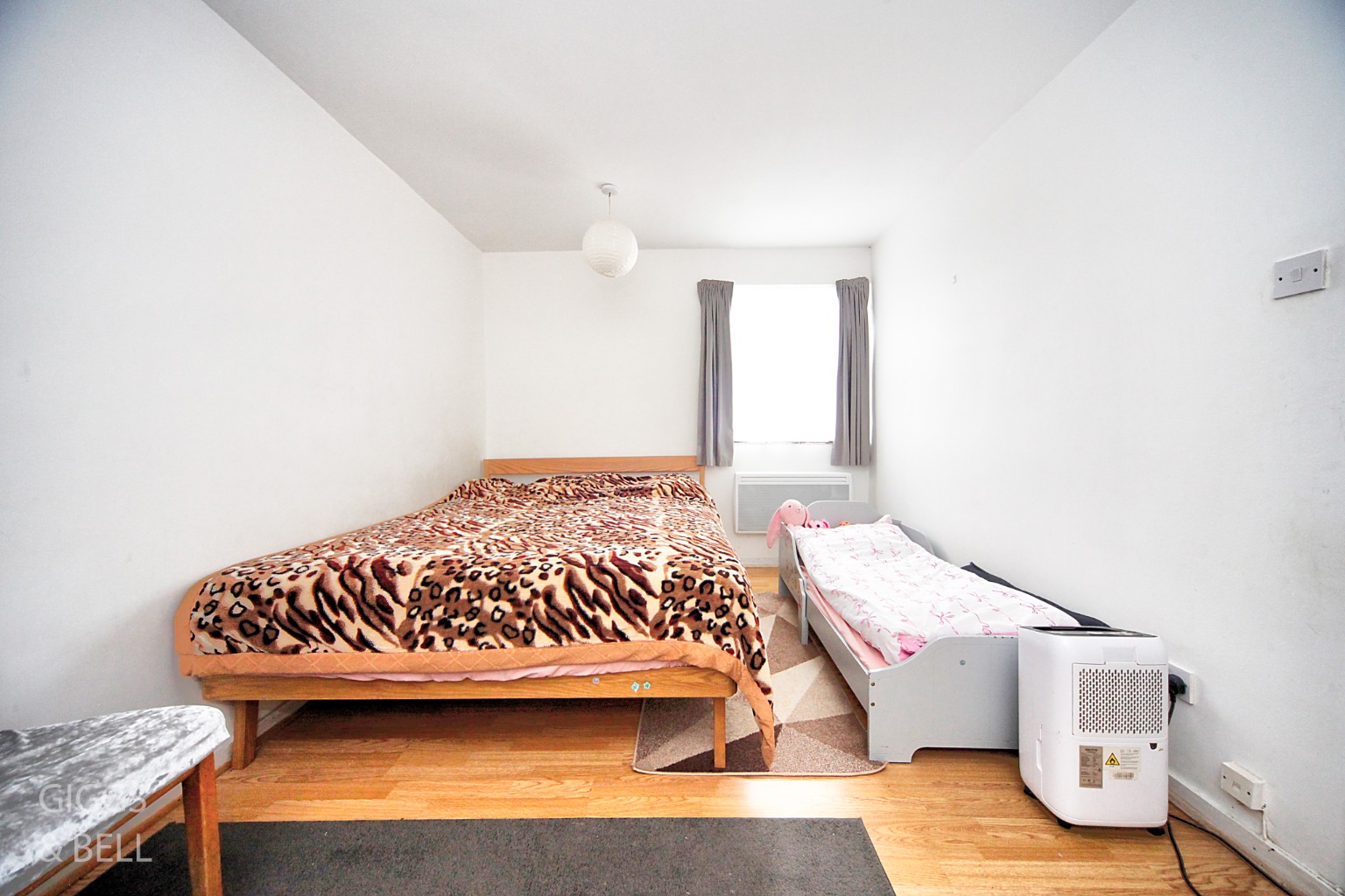 2 bed flat for sale in Downs Road, Luton  - Property Image 7