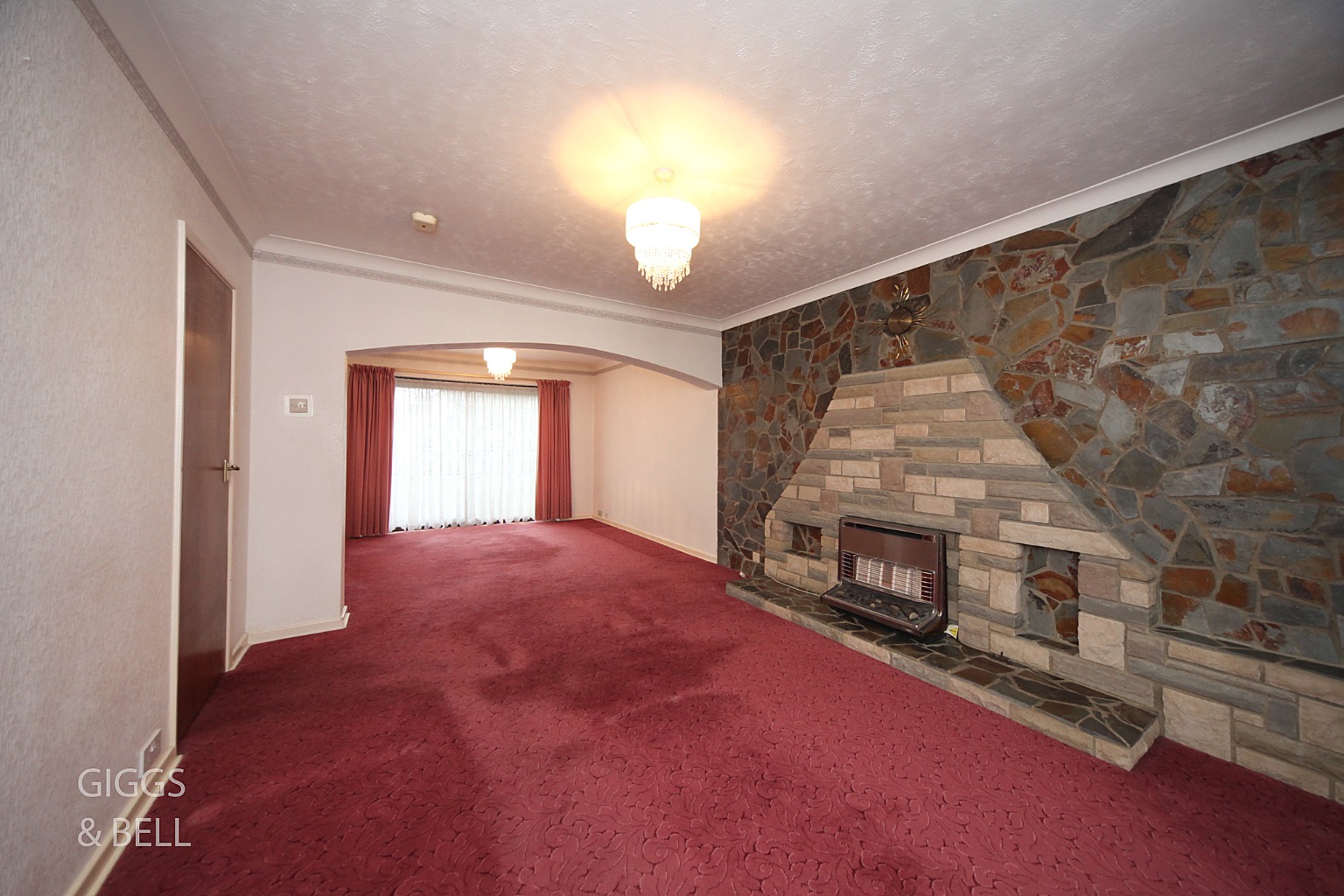 3 bed detached bungalow for sale in Stoneygate Road, Luton  - Property Image 2