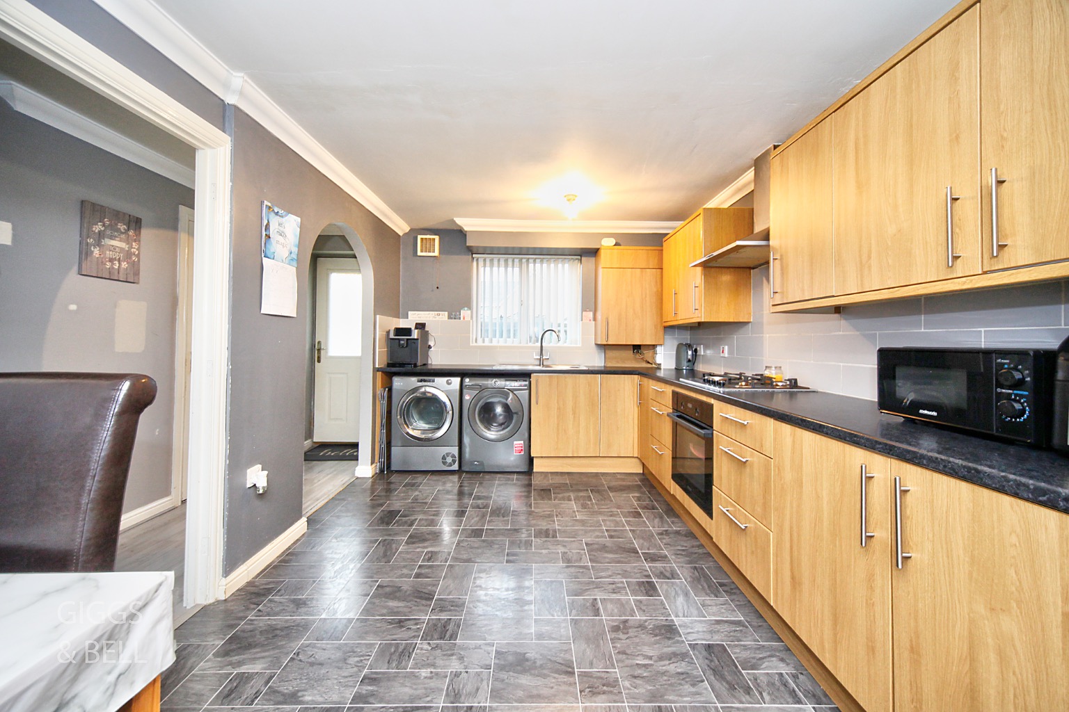 3 bed terraced house for sale in Morgan Close, Luton  - Property Image 4