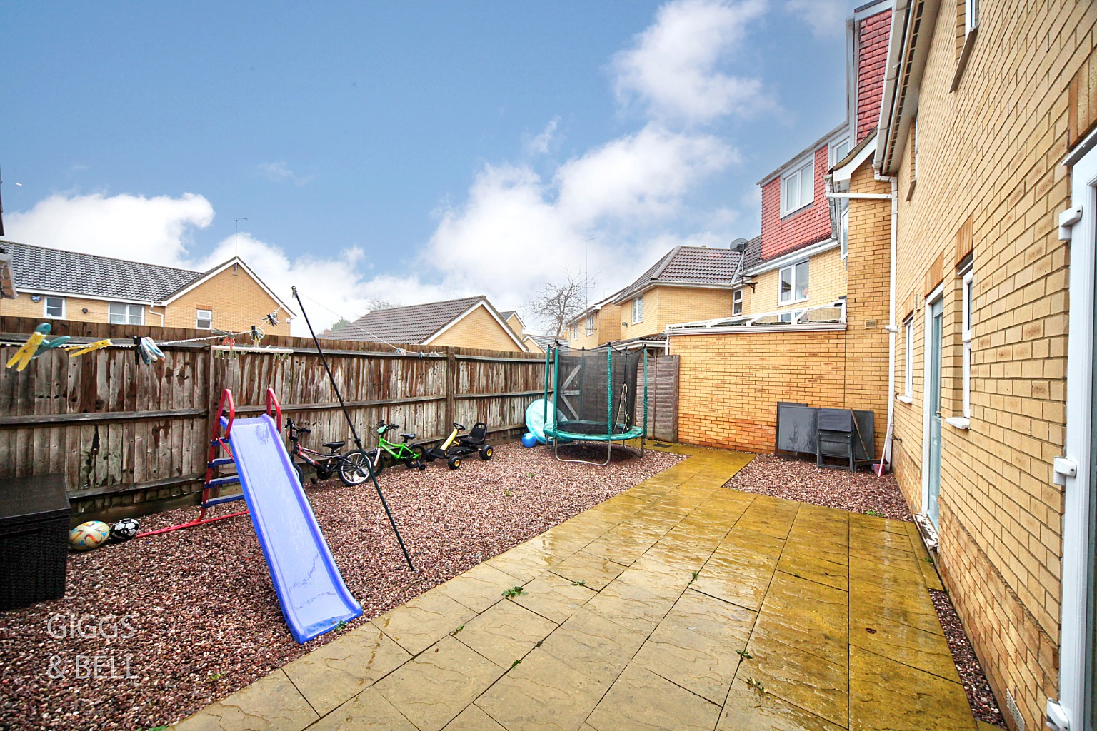 3 bed terraced house for sale in Morgan Close, Luton 15