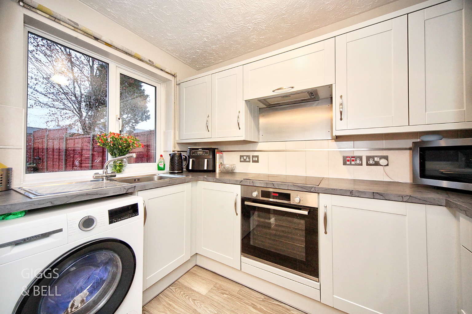 3 bed end of terrace house for sale in Pytchley Close, Luton  - Property Image 7