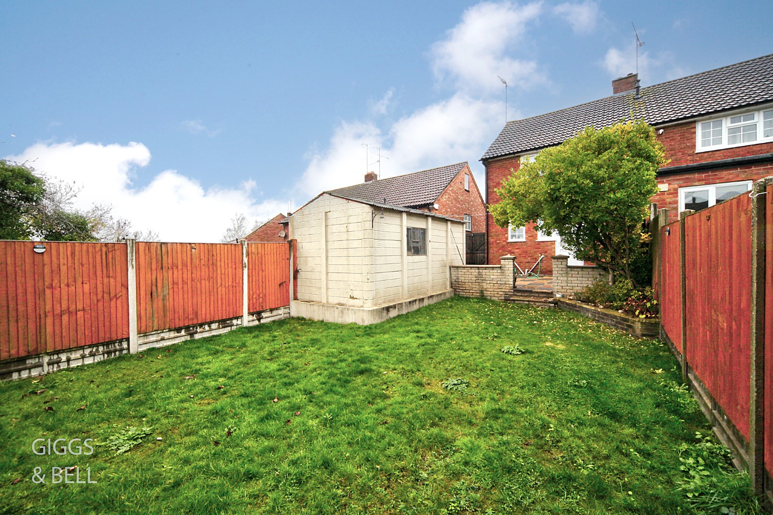 2 bed semi-detached house for sale in Redwood Drive, Luton 10