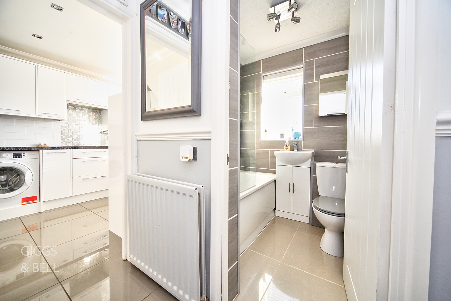 2 bed semi-detached house for sale in Alfriston Close, Luton  - Property Image 7