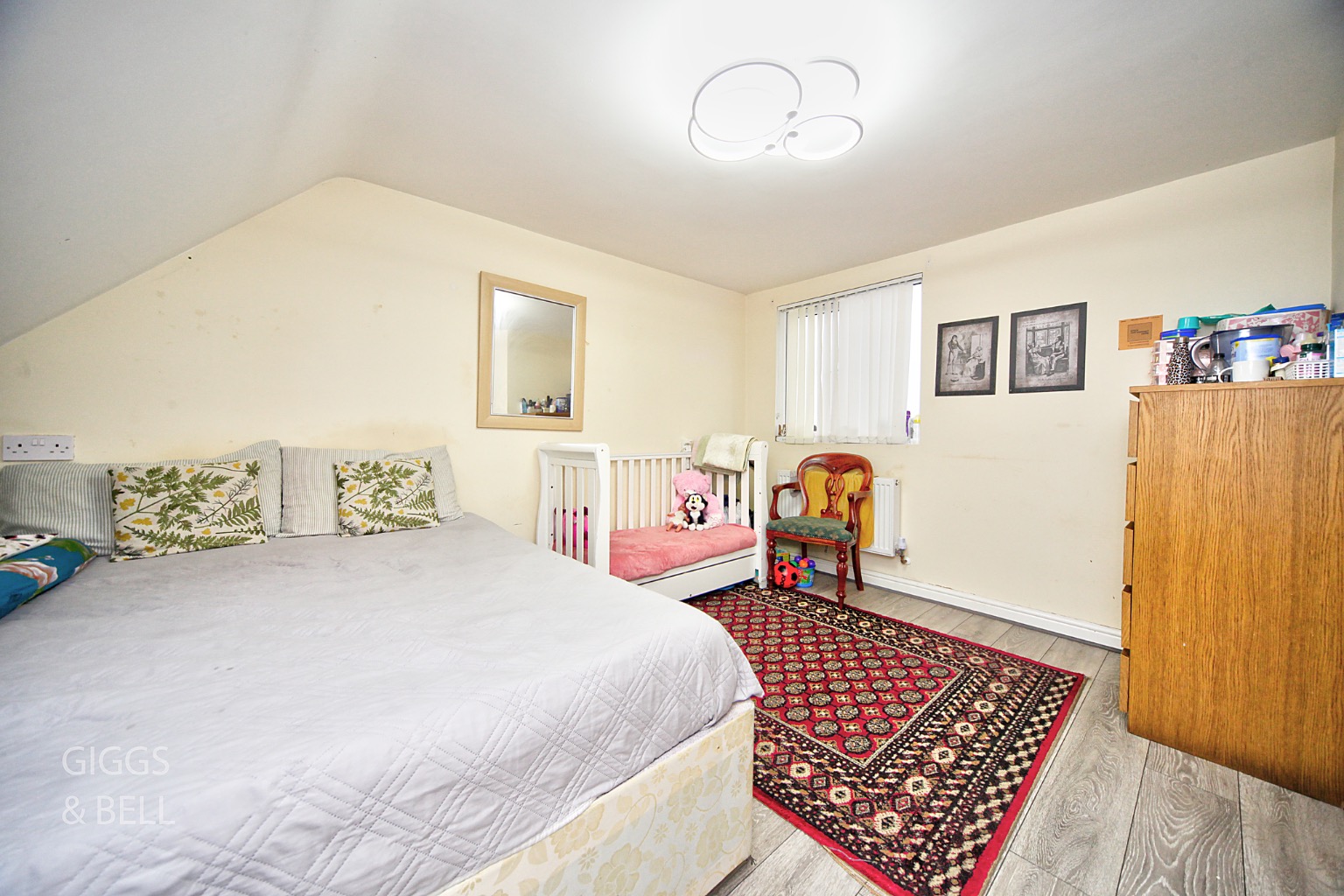 6 bed terraced house for sale in Morgan Close, Luton 17