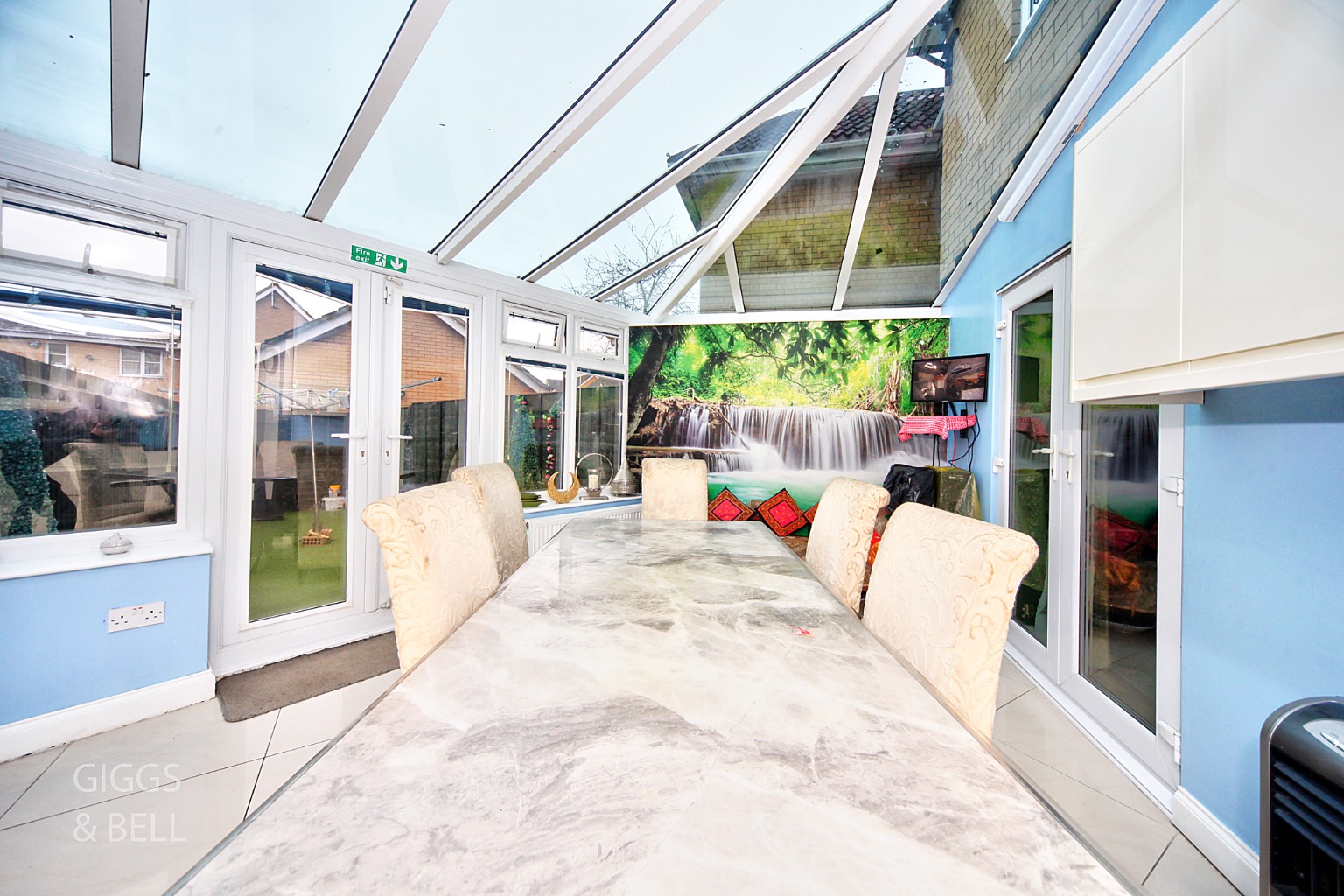 6 bed terraced house for sale in Morgan Close, Luton 7