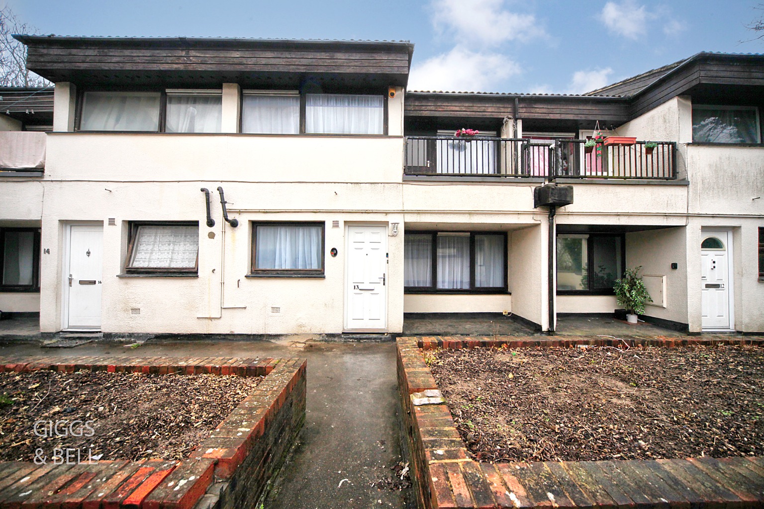2 bed maisonette for sale in Crawley Green Road, Luton  - Property Image 1
