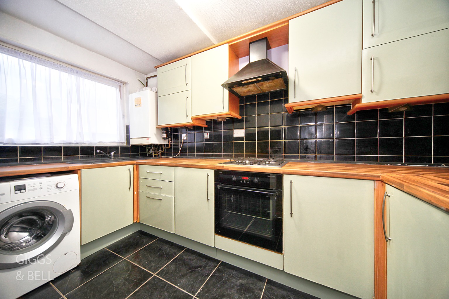 2 bed maisonette for sale in Crawley Green Road, Luton  - Property Image 5