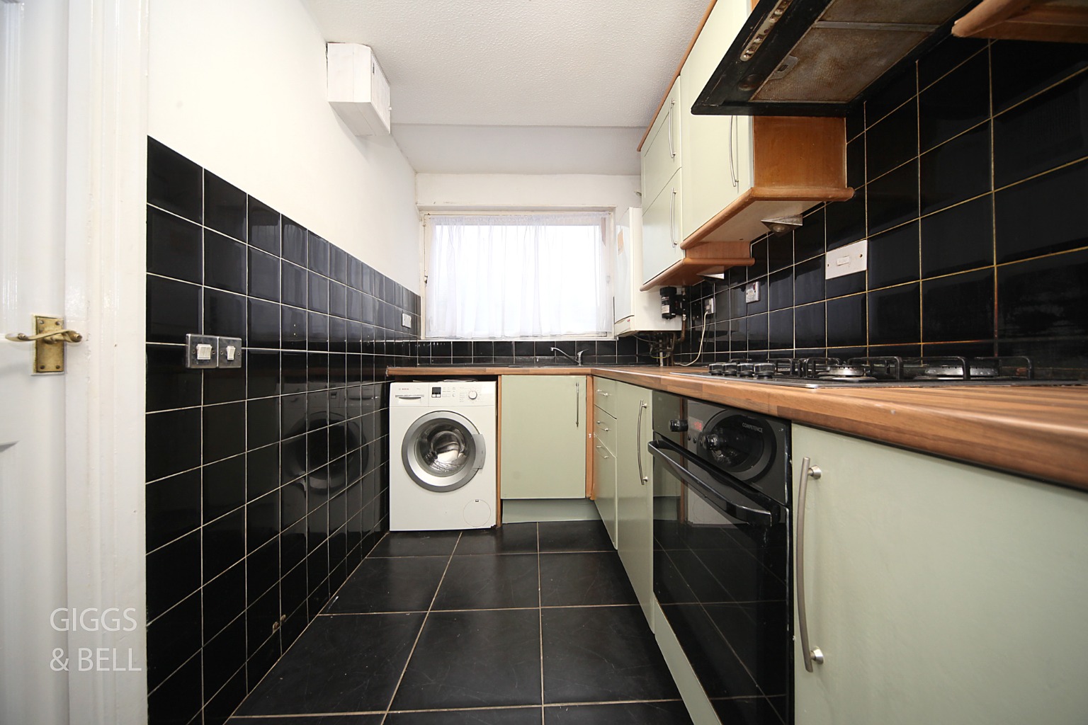 2 bed maisonette for sale in Crawley Green Road, Luton  - Property Image 6