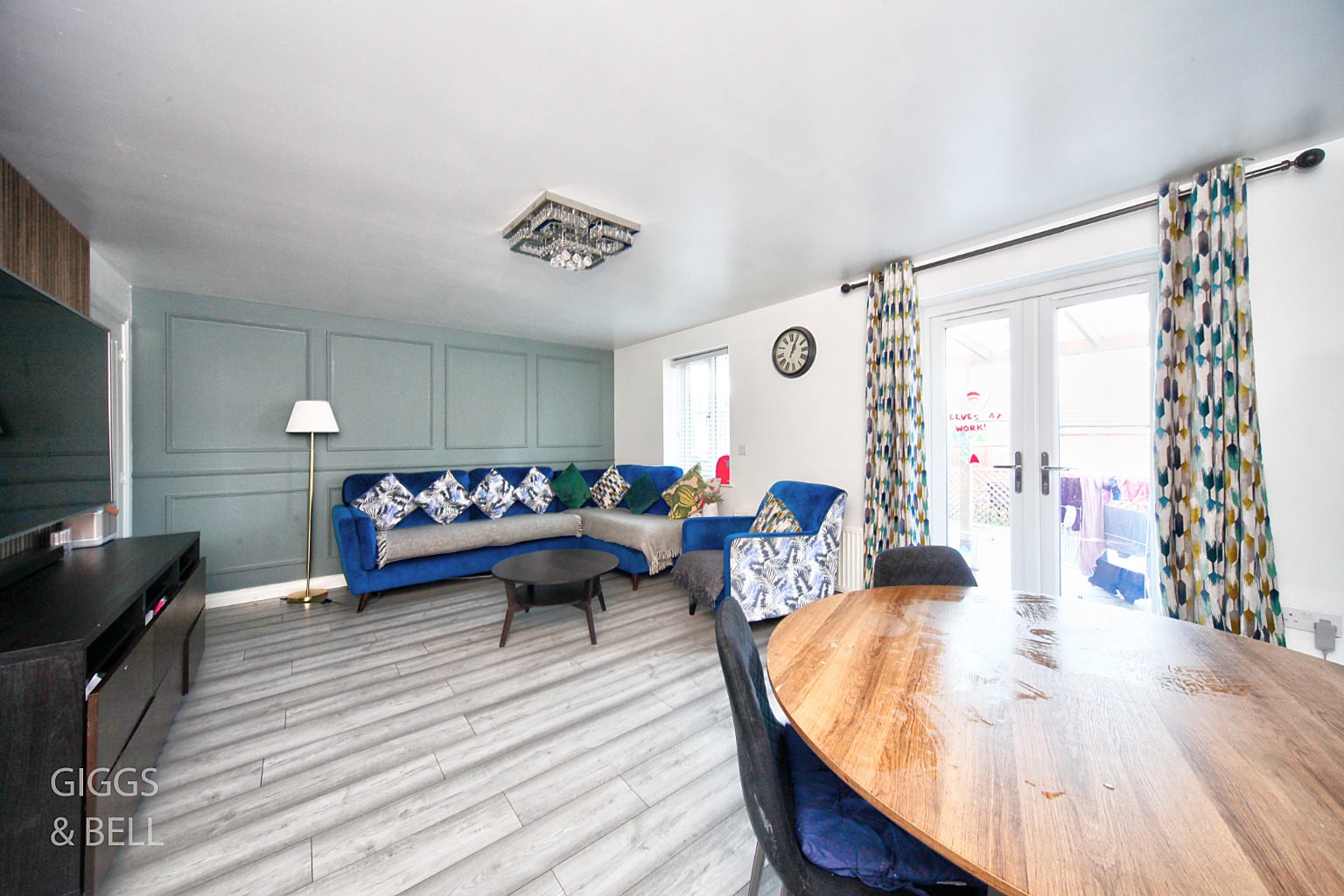 3 bed end of terrace house for sale in Abacot Grove, Bedfordshire  - Property Image 3