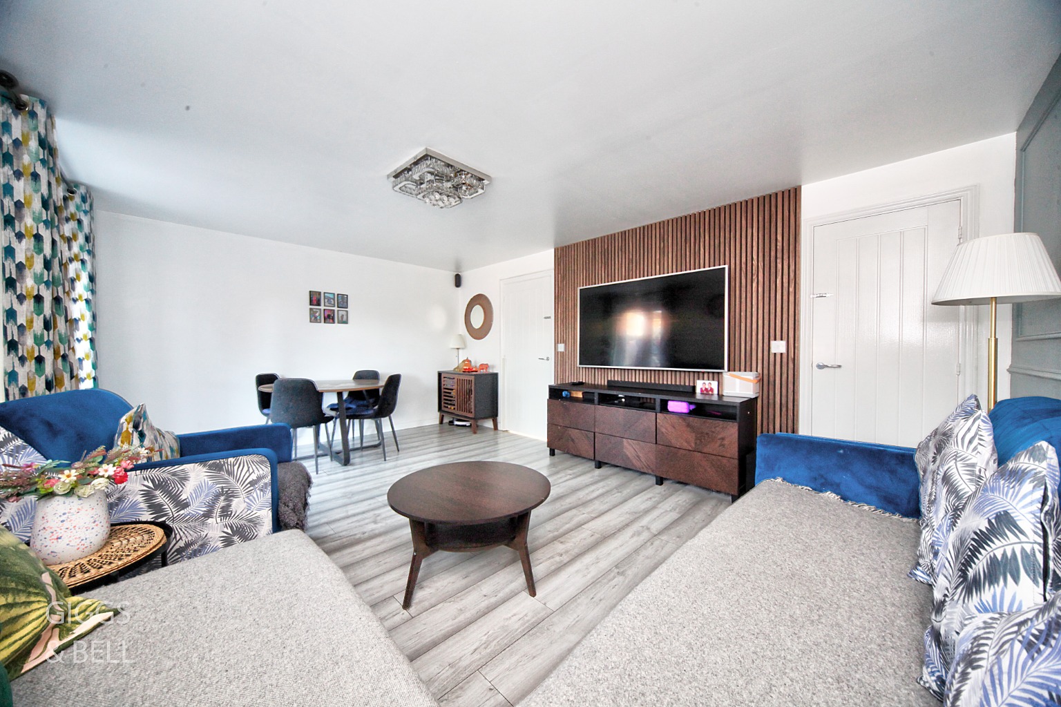 3 bed end of terrace house for sale in Abacot Grove, Bedfordshire 3