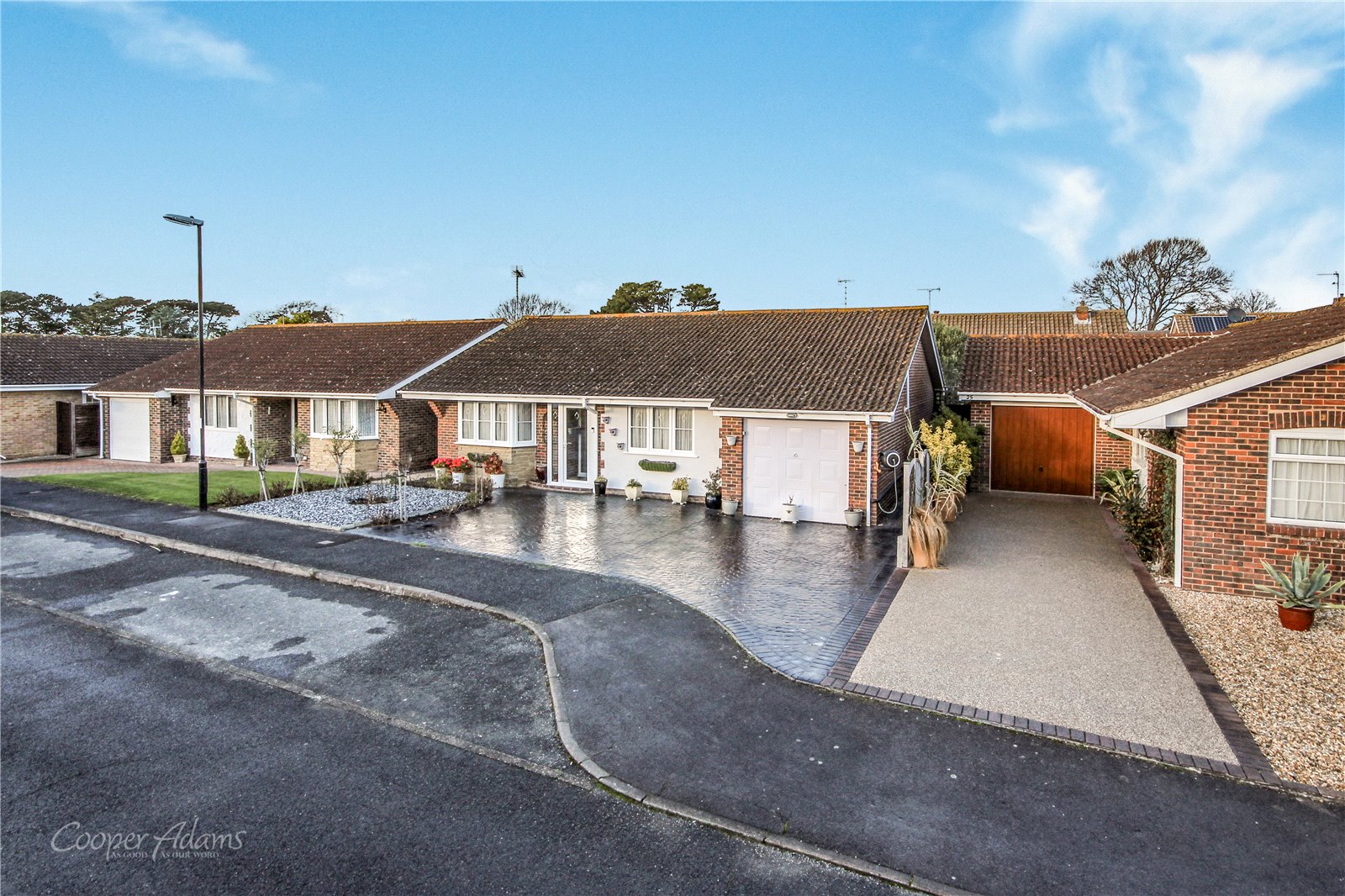 2 bed bungalow for sale in Foxdale Drive, Angmering, BN16