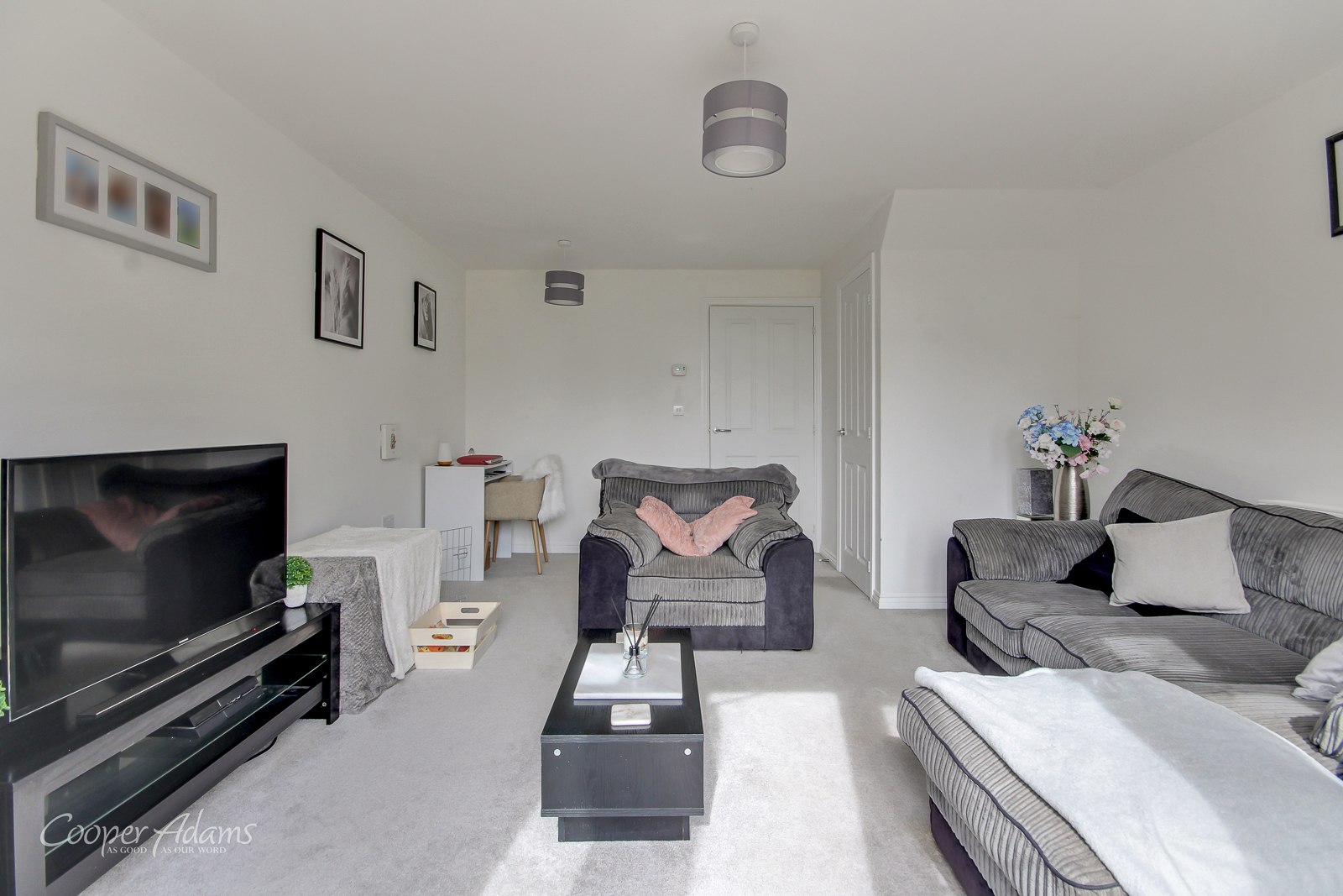 2 bed house for sale in Iris Close, Worthing  - Property Image 3