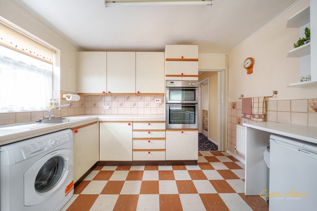 2 bed bungalow for sale in Saxon Close, East Preston  - Property Image 8