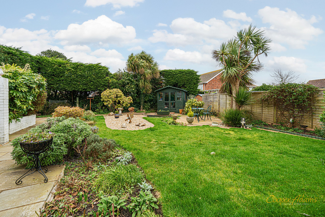 2 bed bungalow for sale in Beechlands Close, East Preston  - Property Image 3