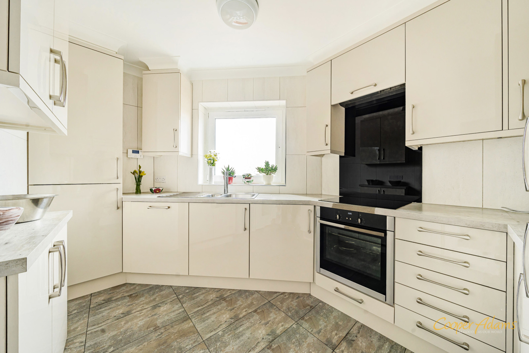 2 bed apartment for sale in West Parade, Worthing 2