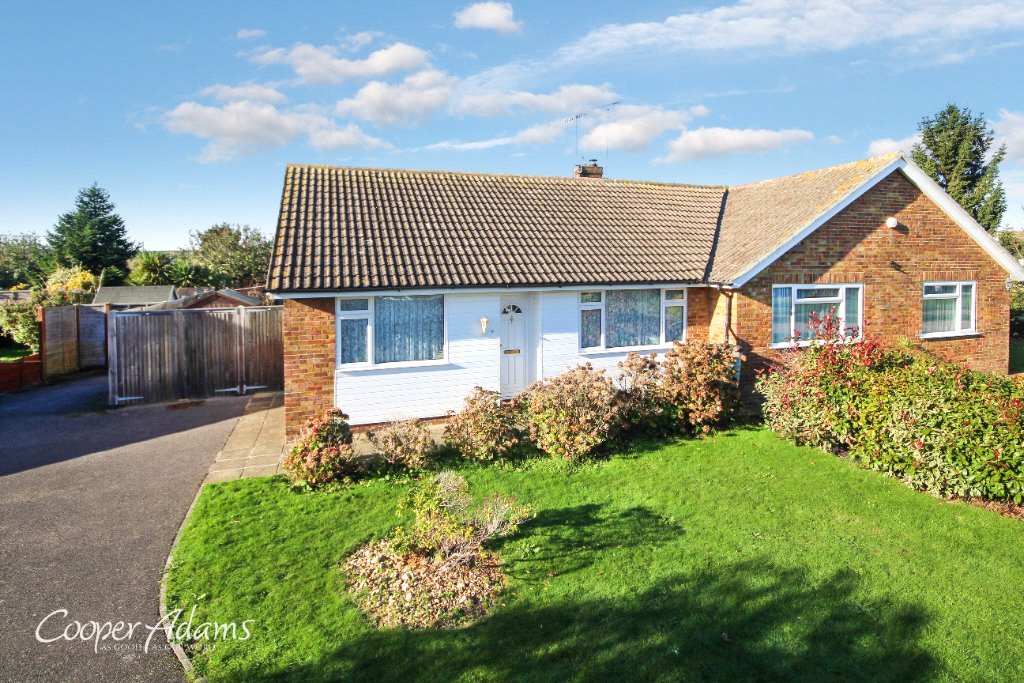 2 bed bungalow for sale in Ambersham Crescent, East Preston - Property Image 1