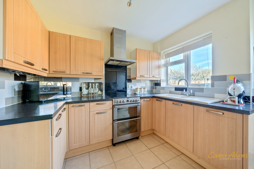 3 bed bungalow for sale in Seawaves Close, East Preston  - Property Image 3