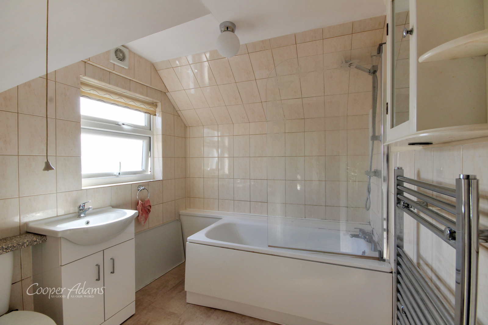 2 bed apartment to rent in Ham Road, Worthing 3