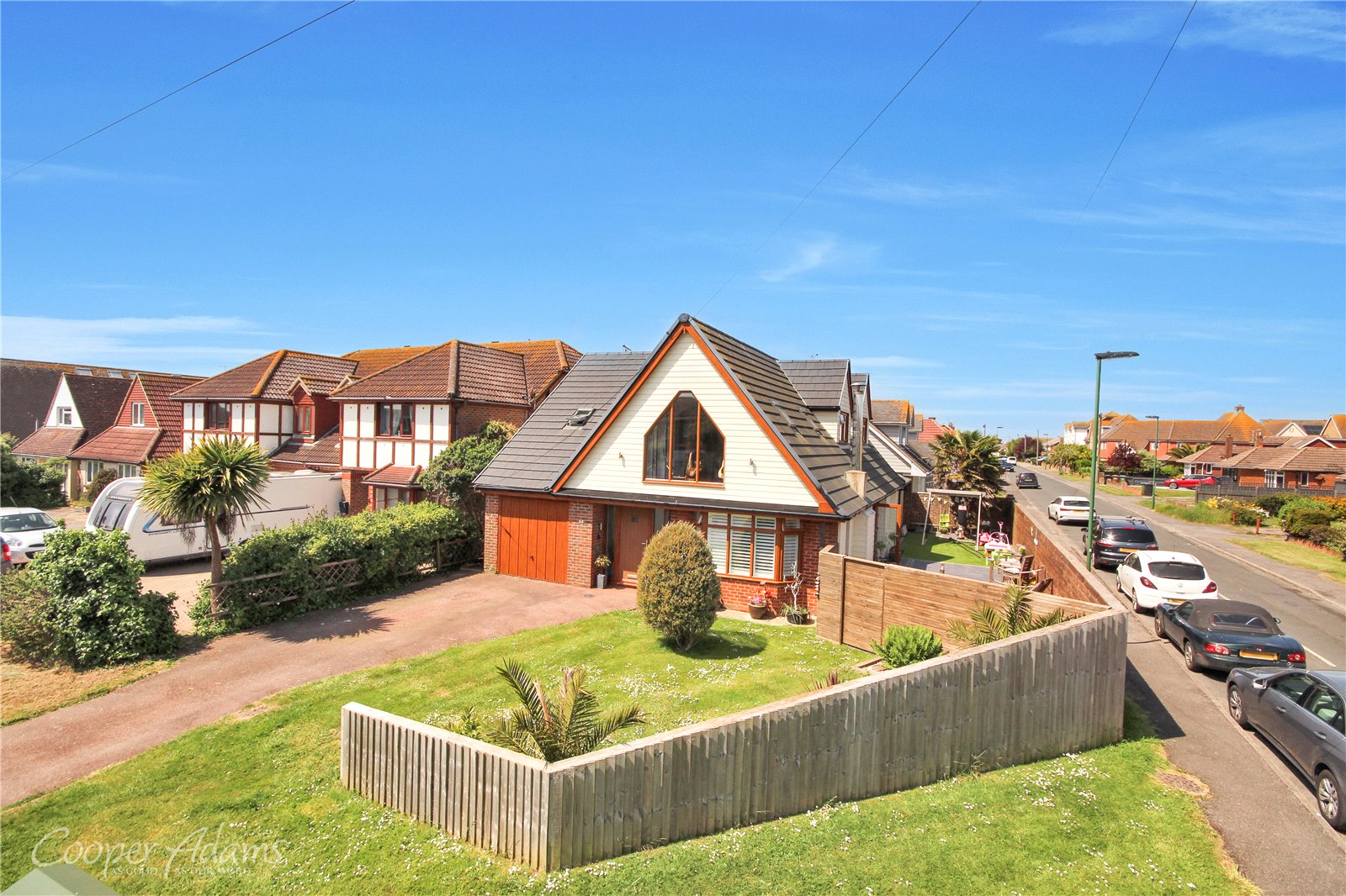 5 bed bungalow for sale  - Property Image 1