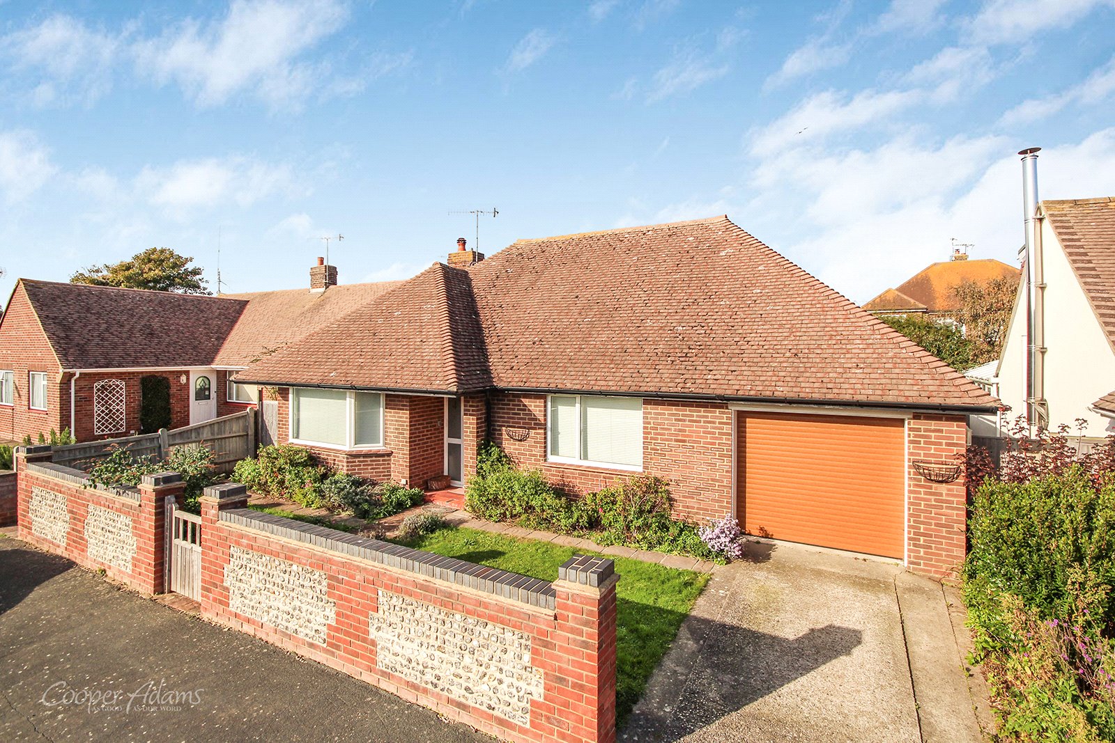 3 bed bungalow for sale in Hobbs Way, Rustington - Property Image 1