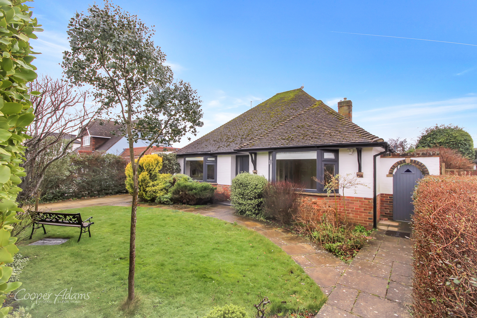 2 bed bungalow for sale in Cudlow Avenue, Rustington - Property Image 1