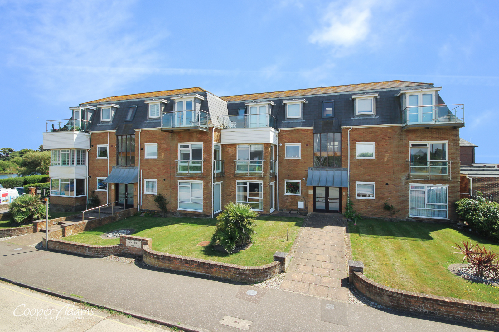 2 bed apartment for sale in Hendon Avenue, Rustington - Property Image 1