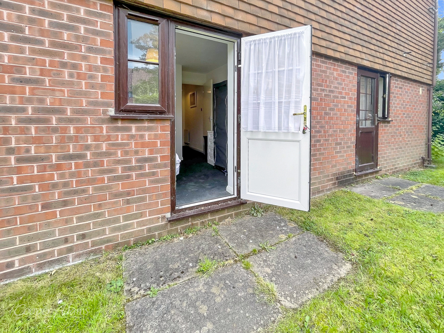 1 bed maisonette for sale in Fishers Court, Horsham  - Property Image 6