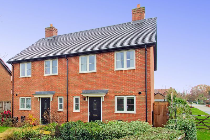 2 bed house for sale in Tawny Close, Chichester 0