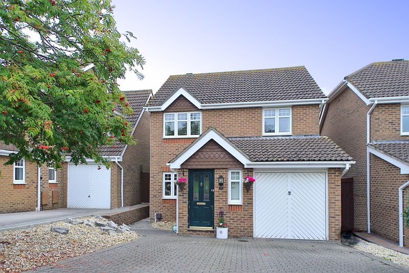 3 bed house for sale in Peacock Close, Chichester 0