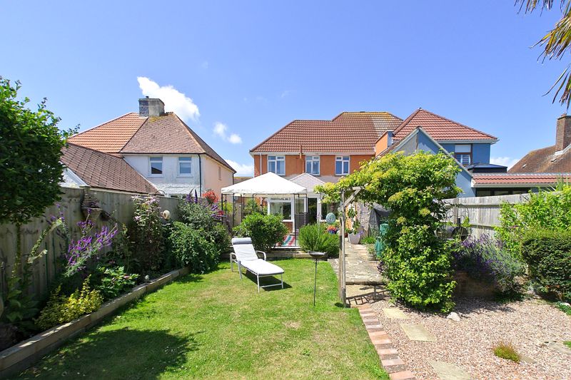 3 bed house for sale in Clovelly Road, Emsworth - Property Image 1