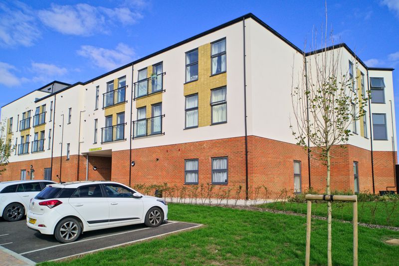 1 bed flat for sale in Longacres Way, Chichester  - Property Image 1