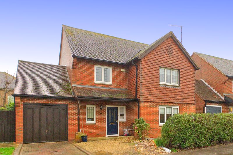 4 bed house for sale in Hunters Mews, Arundel - Property Image 1